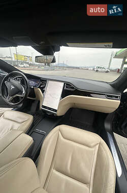 Лифтбек Tesla Model S 2016 в 