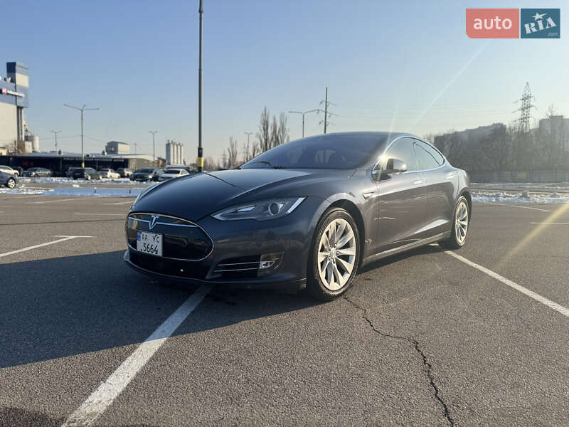 Ліфтбек Tesla Model S 2014 в Києві