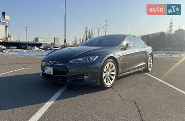 Ліфтбек Tesla Model S 2014 в Києві