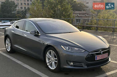 Ліфтбек Tesla Model S 2014 в Києві