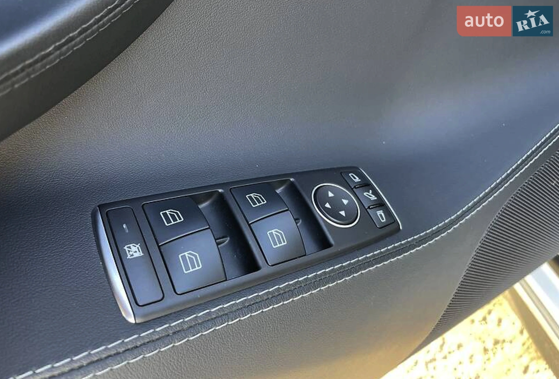 2015 Tesla Model S - мініатюра 16
