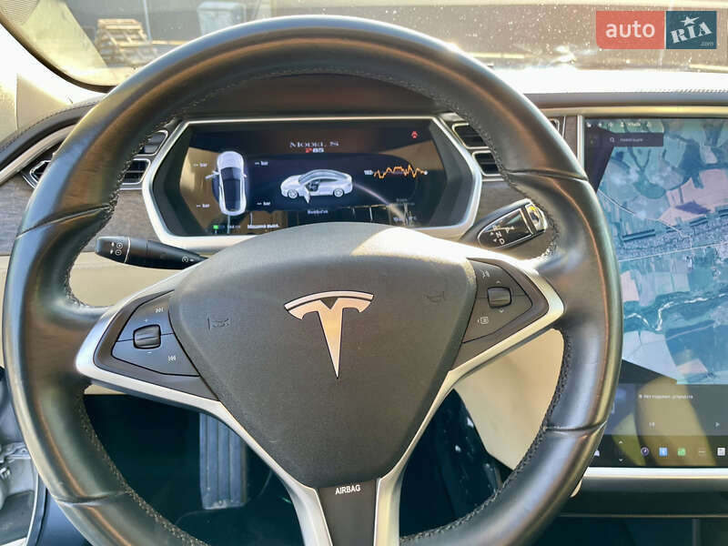 Лифтбек Tesla Model S 2013 в Самборе