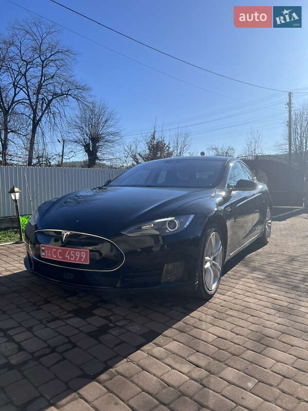 Лифтбек Tesla Model S 2016 в Коломые