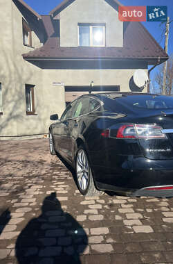 Лифтбек Tesla Model S 2016 в 