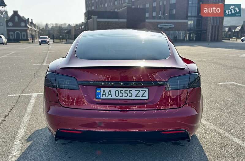 Лифтбек Tesla Model S 2023 в Киеве
