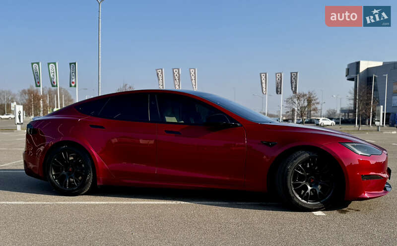 Лифтбек Tesla Model S 2023 в Киеве