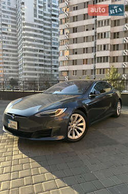 Ліфтбек Tesla Model S 2017 в Одесі