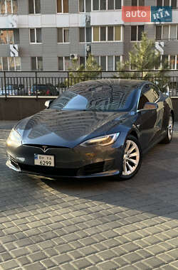 Ліфтбек Tesla Model S 2017 в Одесі