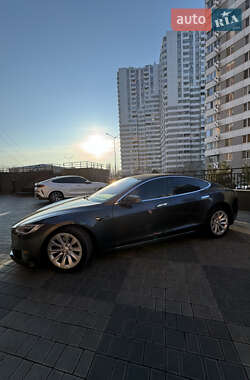 Ліфтбек Tesla Model S 2017 в Одесі