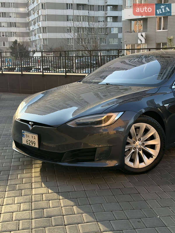 Лифтбек Tesla Model S 2017 в Одессе