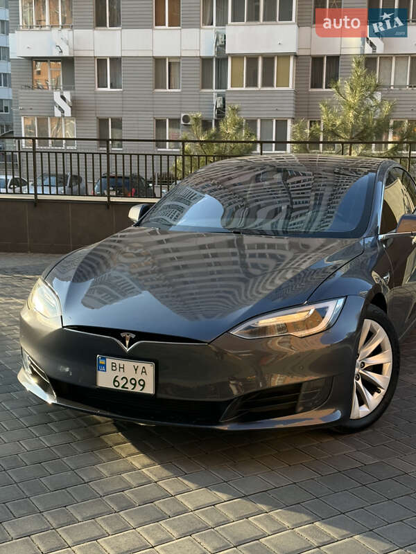 Лифтбек Tesla Model S 2017 в Одессе