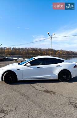 Лифтбек Tesla Model S 2016 в 