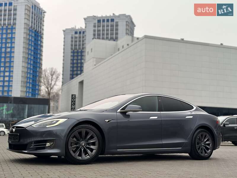 Ліфтбек Tesla Model S 2020 в Одесі