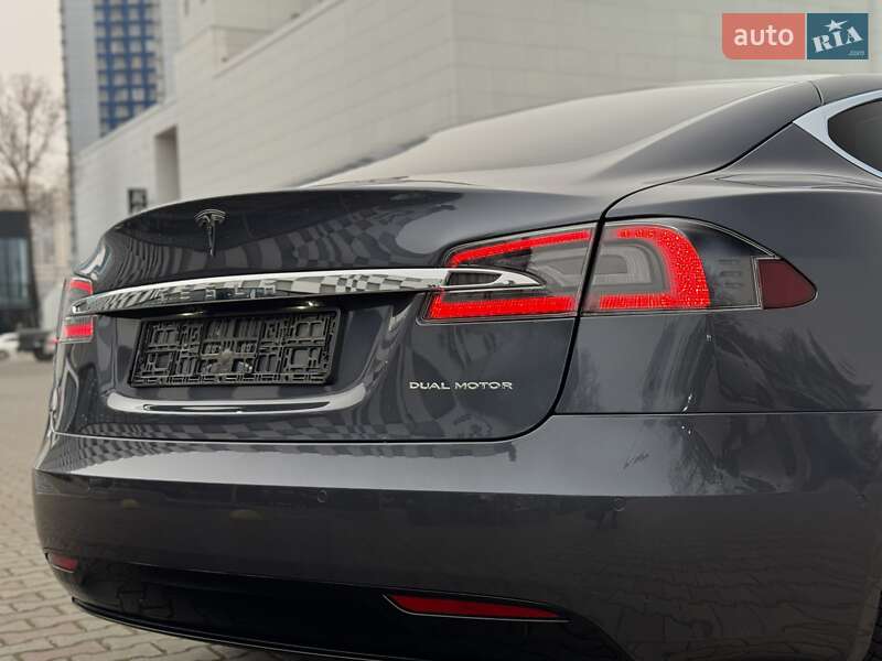 Ліфтбек Tesla Model S 2020 в Одесі