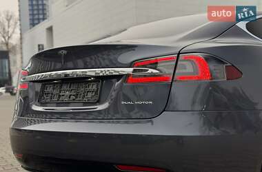 Лифтбек Tesla Model S 2020 в 