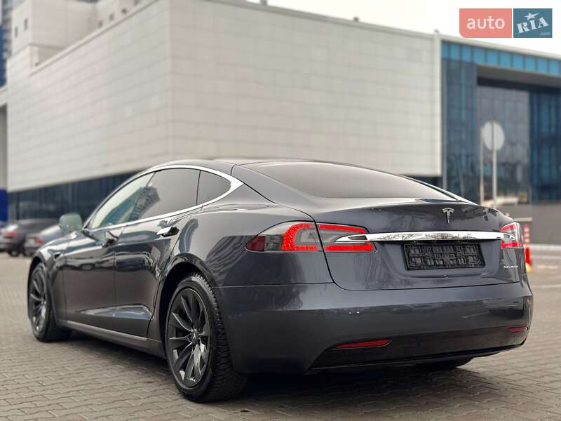 Ліфтбек Tesla Model S 2020 в Одесі