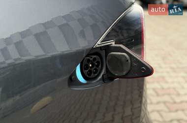 Лифтбек Tesla Model S 2020 в 