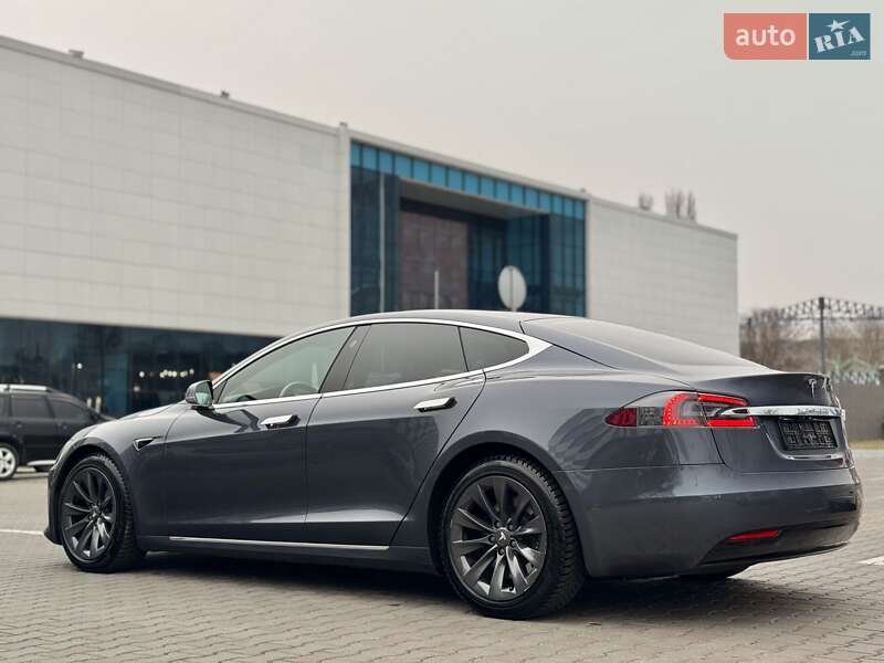 Ліфтбек Tesla Model S 2020 в Одесі