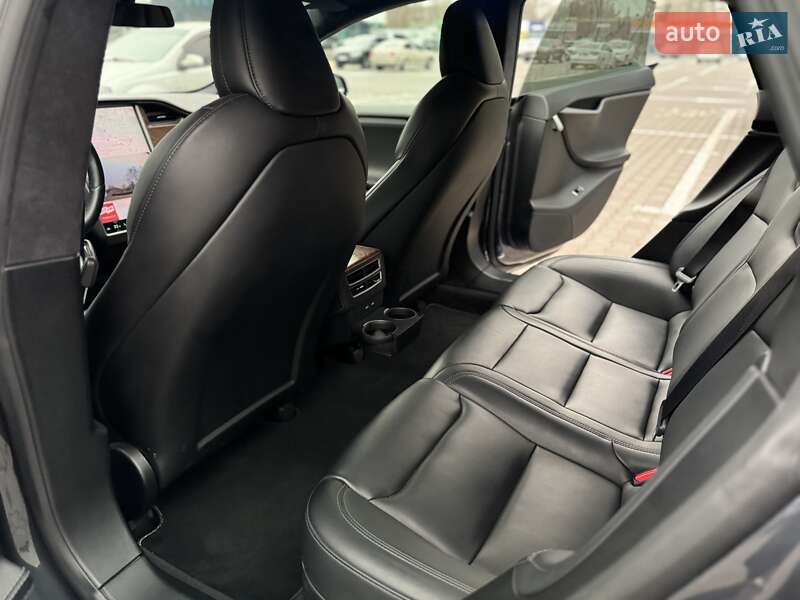 Ліфтбек Tesla Model S 2020 в Одесі