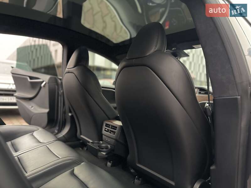 Ліфтбек Tesla Model S 2020 в Одесі