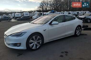 Tesla Model S 2020