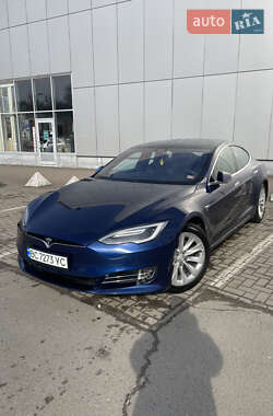 Лифтбек Tesla Model S 2017 в Львове