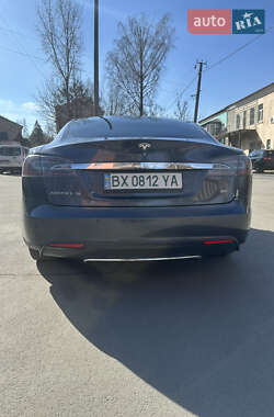 Лифтбек Tesla Model S 2015 в 