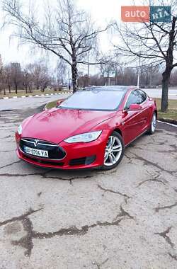 Ліфтбек Tesla Model S 2016 в 
