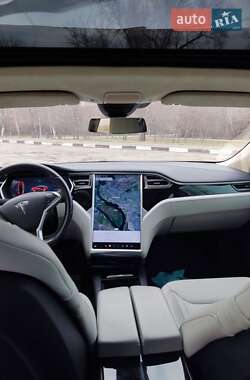 Ліфтбек Tesla Model S 2016 в 