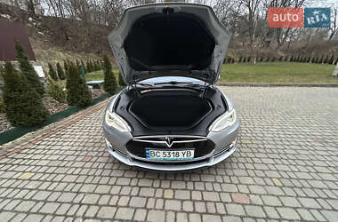 Ліфтбек Tesla Model S 2015 в Львові