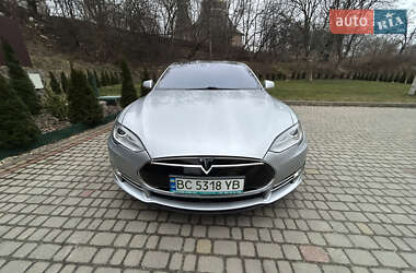 Ліфтбек Tesla Model S 2015 в Львові