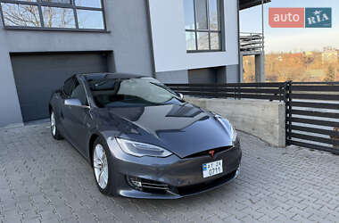 Лифтбек Tesla Model S 2015 в 