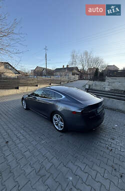 Лифтбек Tesla Model S 2015 в 