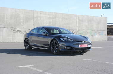 Ліфтбек Tesla Model S 2020 в 