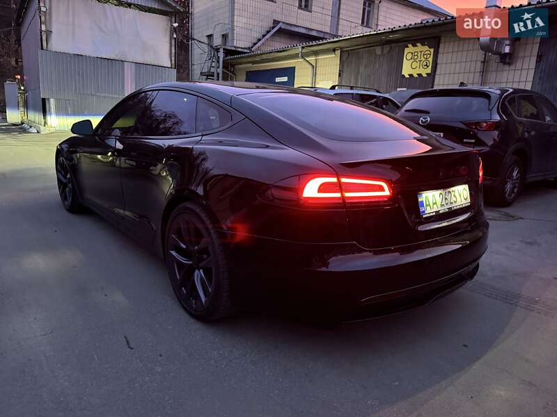 Лифтбек Tesla Model S 2021 в Киеве