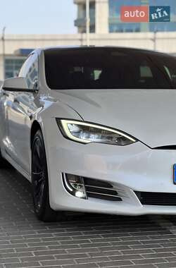 Лифтбек Tesla Model S 2020 в Днепре