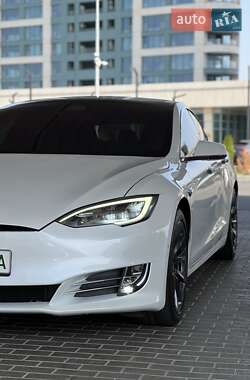 Лифтбек Tesla Model S 2020 в Днепре