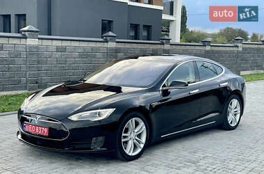 Лифтбек Tesla Model S 2016 в Ровно