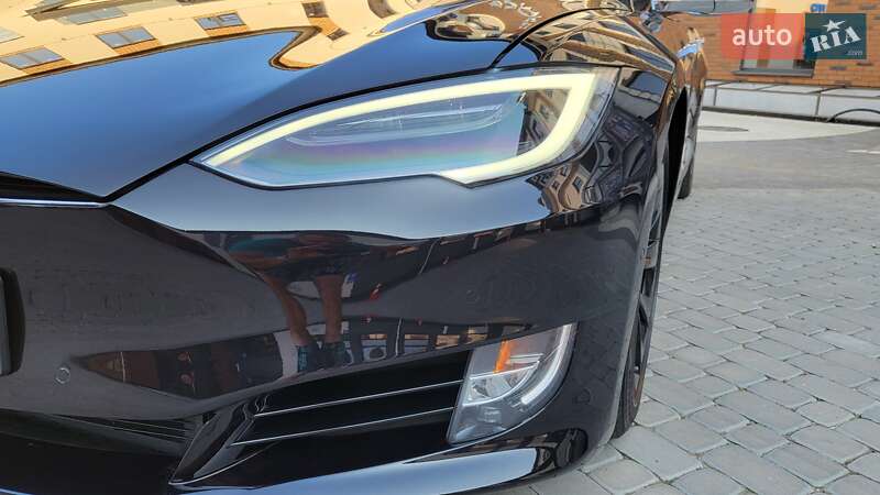 Лифтбек Tesla Model S 2016 в Коломые