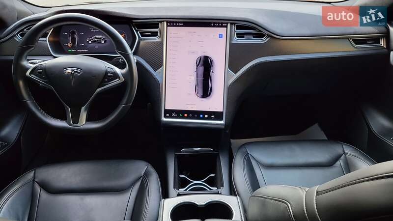 Лифтбек Tesla Model S 2016 в Коломые