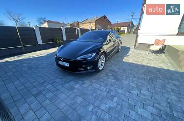 Лифтбек Tesla Model S 2018 в Львове