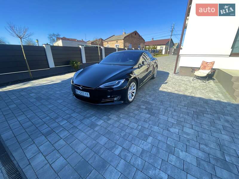 Лифтбек Tesla Model S 2018 в 