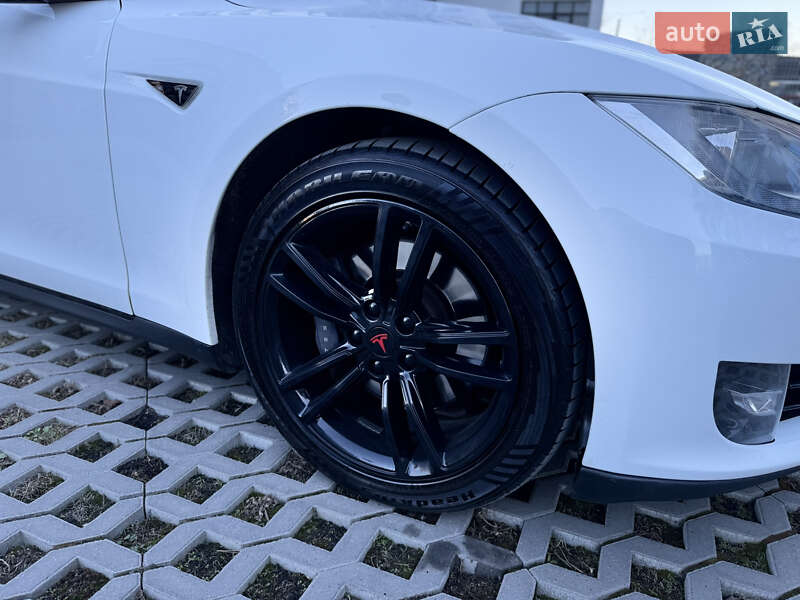 Лифтбек Tesla Model S 2013 в Ивано-Франковске фото 10 Лифтбек Tesla Model S 2013 в Ивано-Франковске