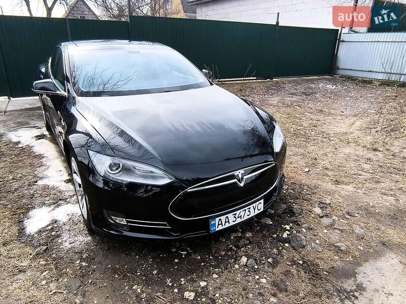 Лифтбек Tesla Model S 2013 в Киеве фото 3 Лифтбек Tesla Model S 2013 в Киеве