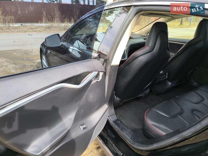 Лифтбек Tesla Model S 2013 в Киеве фото 17 Лифтбек Tesla Model S 2013 в Киеве