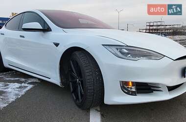 Лифтбек Tesla Model S 2018 в 