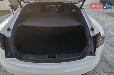 Лифтбек Tesla Model S 2020 в 