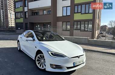 Лифтбек Tesla Model S 2016 в 