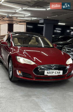 Лифтбек Tesla Model S 2014 в 
