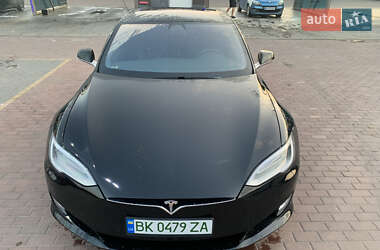Лифтбек Tesla Model S 2017 в 